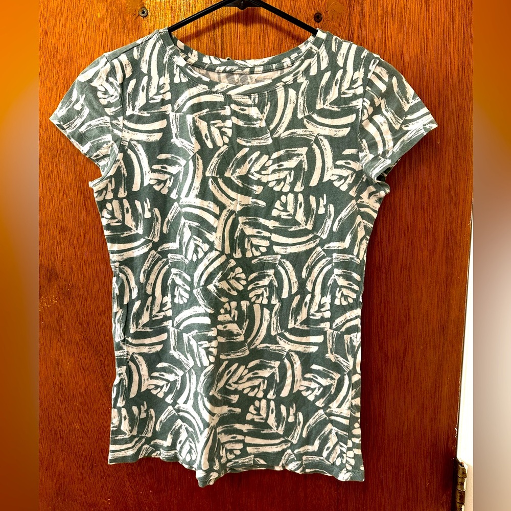 LOFT Leafy Island Pattern Short Sleeve T, size XS